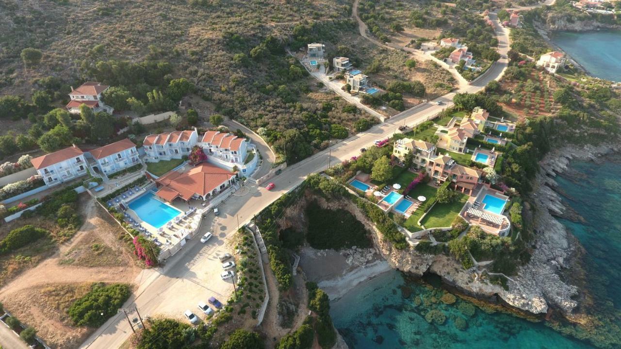 Villa Blue Sea Spathíon 外观 照片